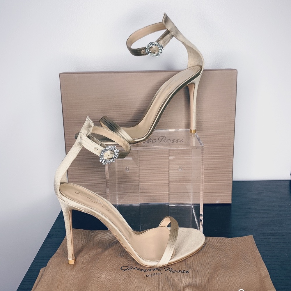 ❌SOLD❌Gianvito Rossi Satin Heels